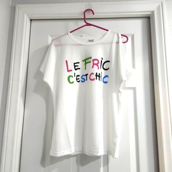 ❤️NWT❤️ Women's White Tee with Colorful Print - Picture 1 of 8